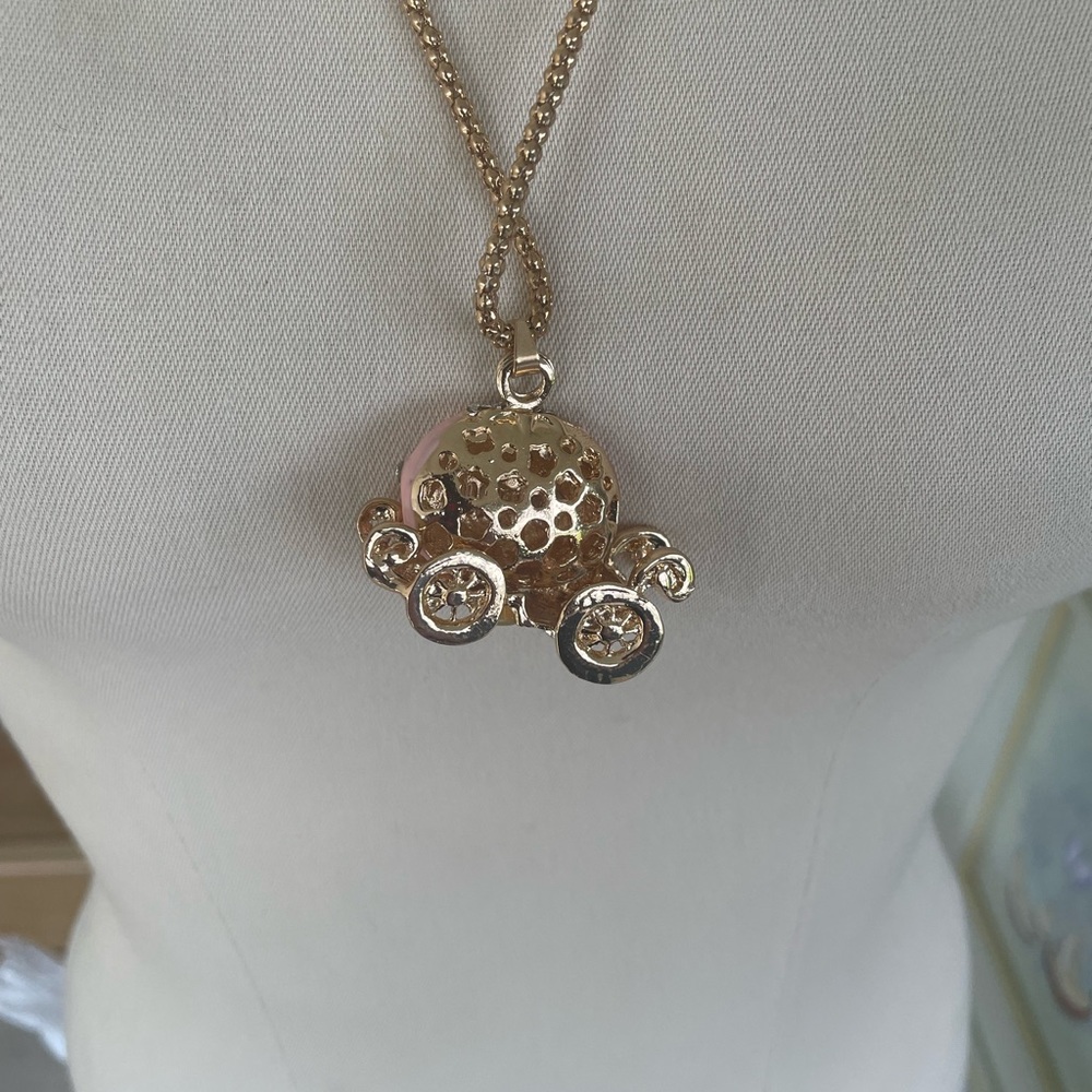 Cinderella Pink Pumpkin Carriage Pendant Necklace NNT - Picture 5 of 7